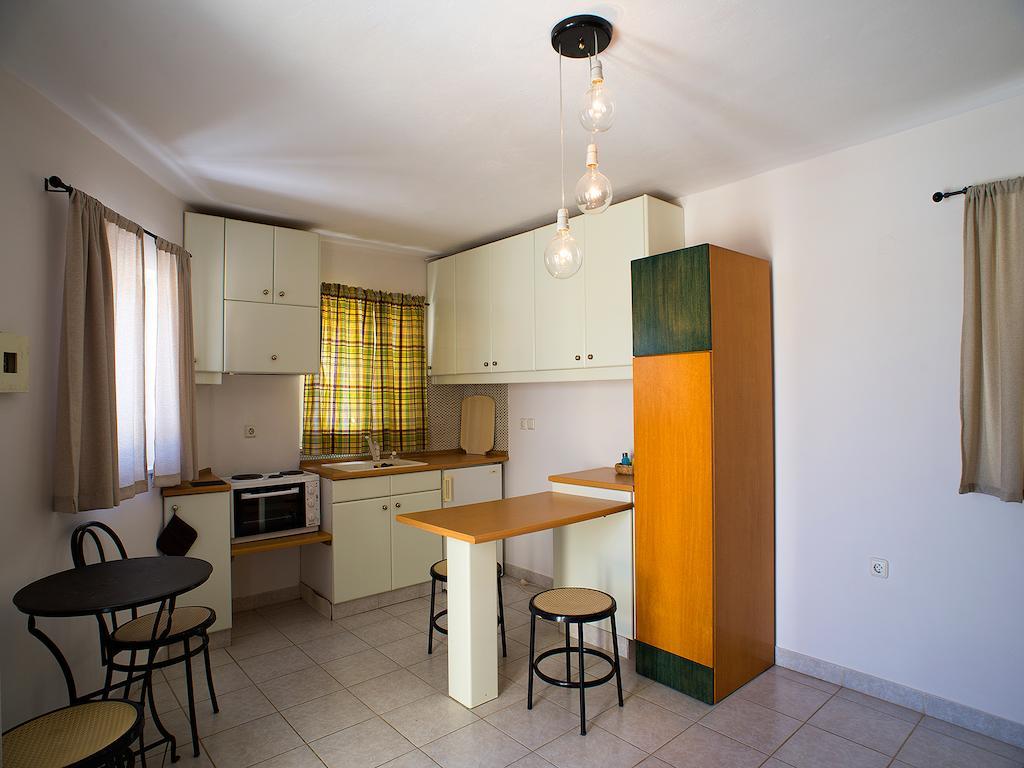 Granny'S House Apartment Palekastro Room photo