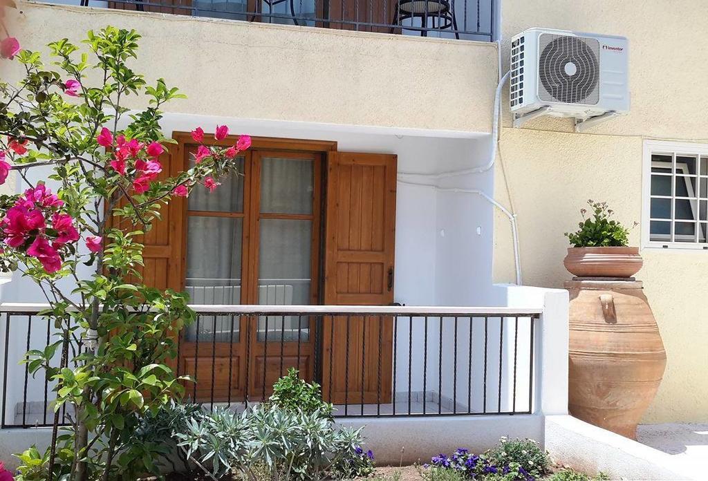 Granny'S House Apartment Palekastro Exterior photo