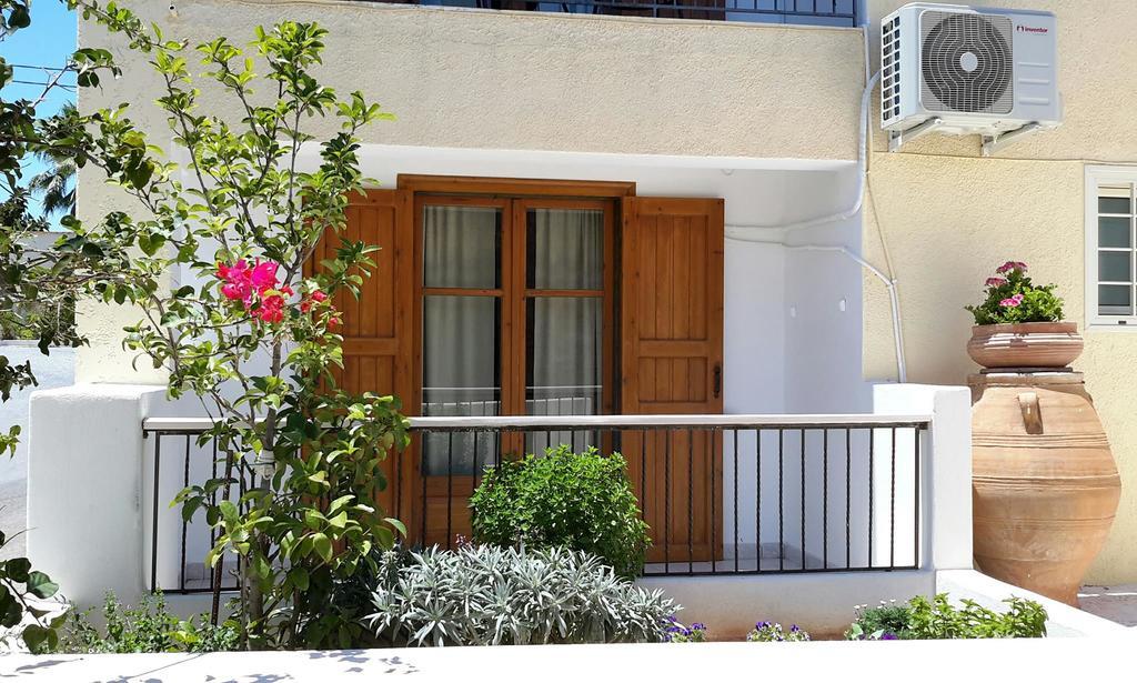 Granny'S House Apartment Palekastro Exterior photo